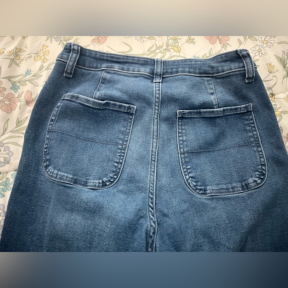 Old Navy Blue Denim Jeans - Picture 2 of 6